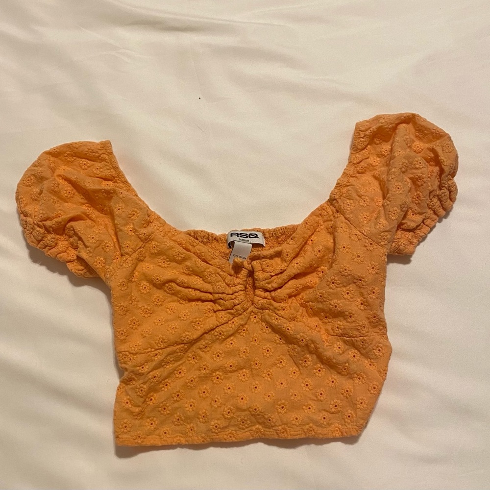Tilly’s puffer sleeve crop top.